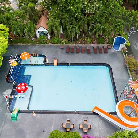 Villa Navin Beach Residence Praia de Jomtien Exterior foto