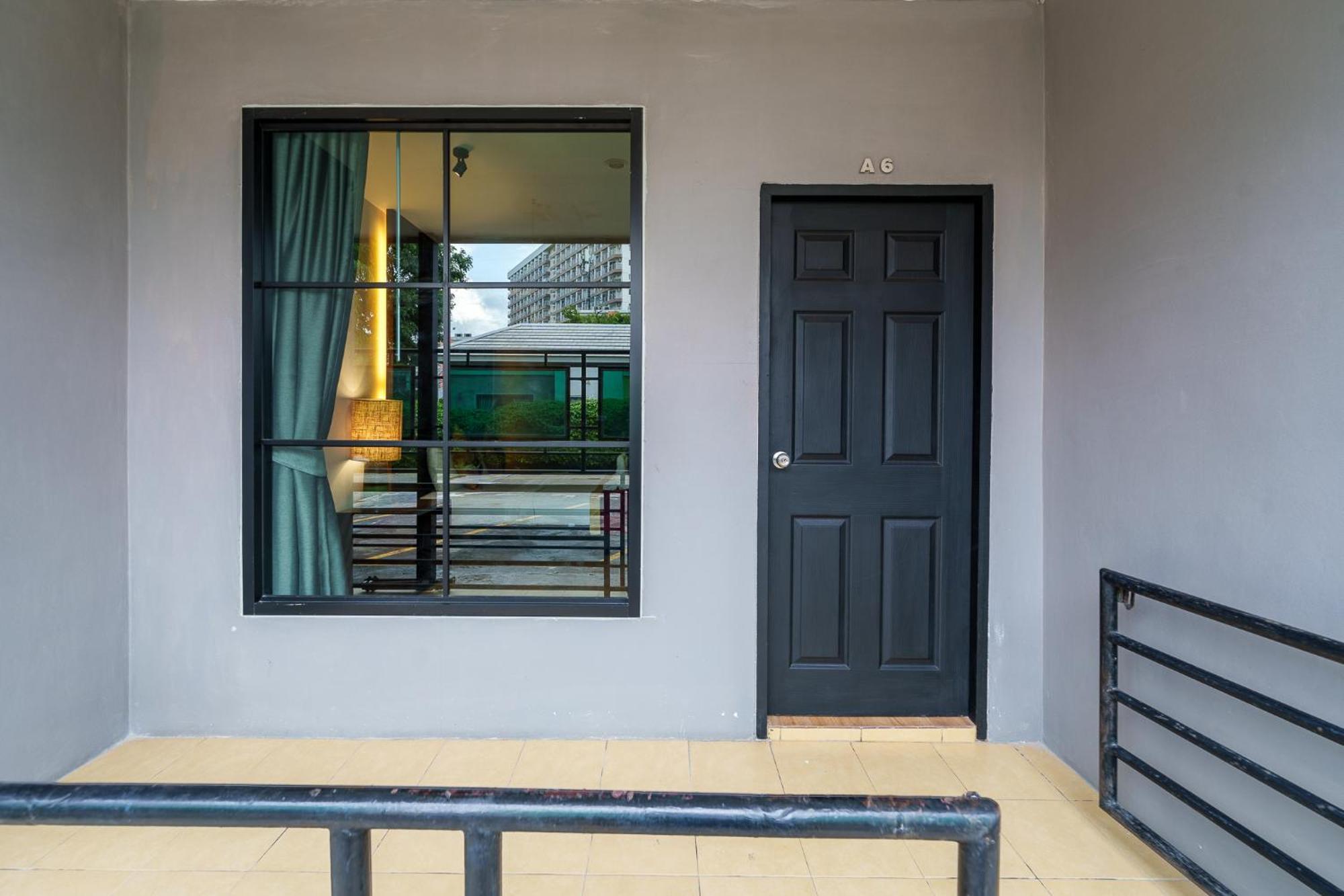 Villa Navin Beach Residence Praia de Jomtien Exterior foto