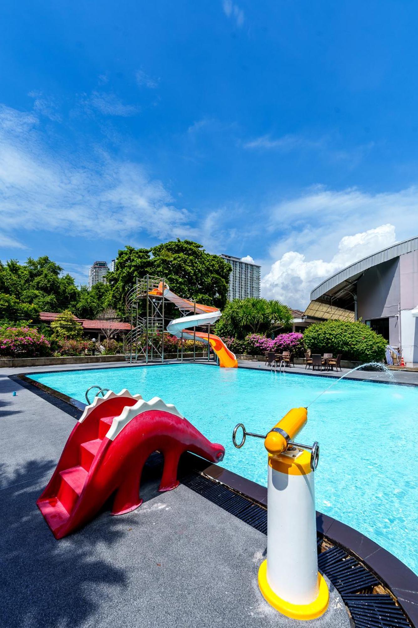 Villa Navin Beach Residence Praia de Jomtien Exterior foto