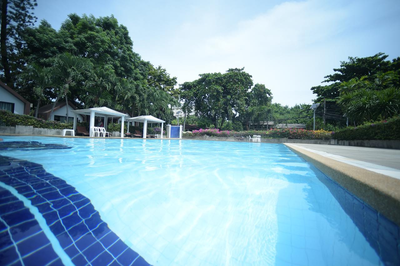 Villa Navin Beach Residence Praia de Jomtien Exterior foto
