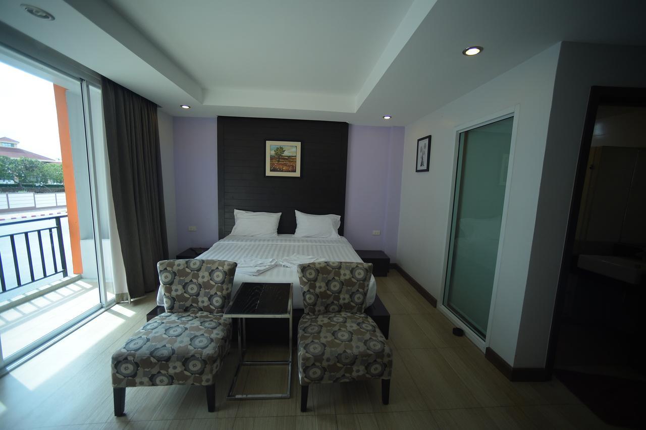 Villa Navin Beach Residence Praia de Jomtien Exterior foto
