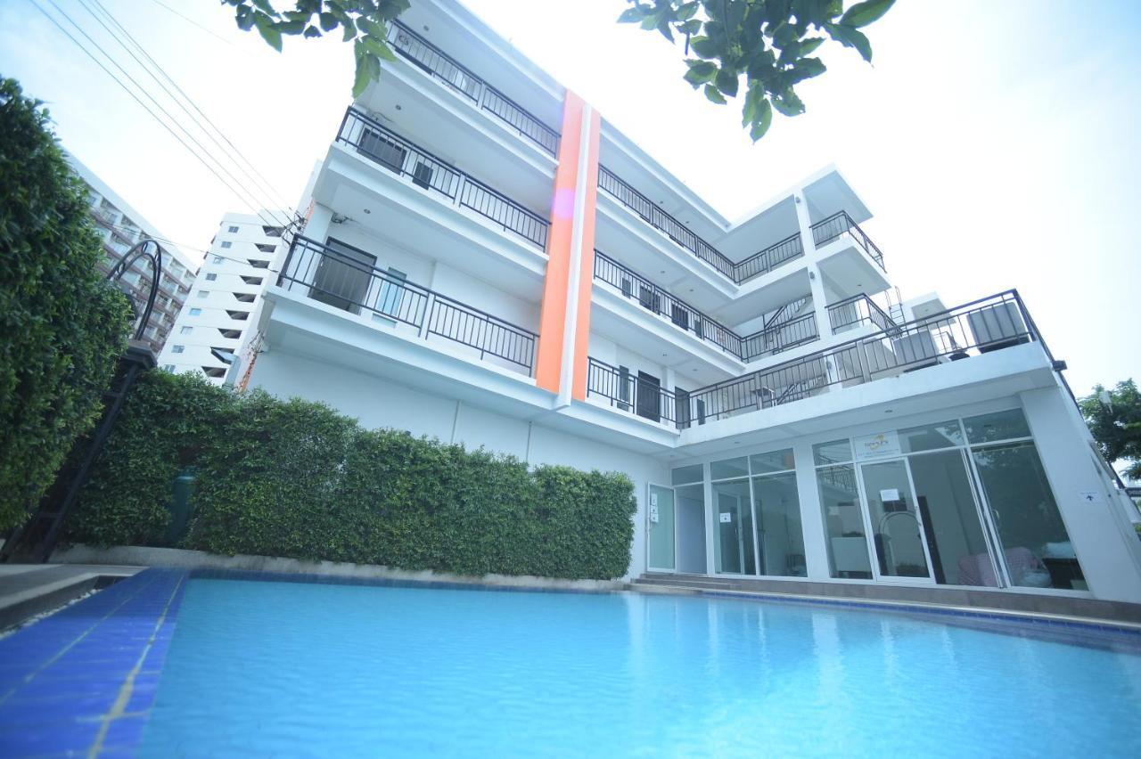 Villa Navin Beach Residence Praia de Jomtien Exterior foto